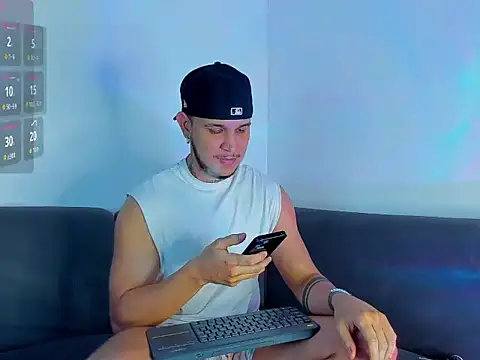 austinoficial online show from October 2025 11:47:02 PM