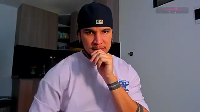 austinoficial online show from April 2026 09:12:02 PM