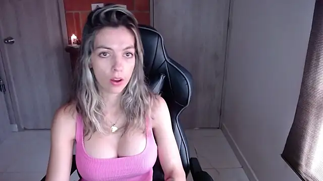 Princezzlove3 online show from January 2025 02:17:02 PM