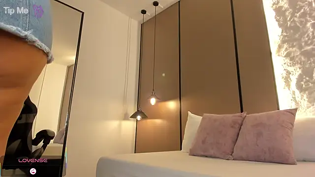 lilly ass  online show from November 2025 12:48:02 PM