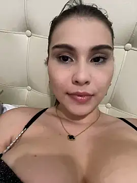 Snapshot of Aitana_Hilton_ chatting on March 2025 11:53:01 PM Aitana Hilton online show from March 2025 11:53:01 PM