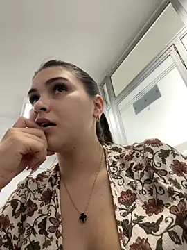 Snapshot of Aitana_Hilton_ chatting on September 2025 03:23:02 PM Aitana Hilton online show from September 2025 03:23:02 PM