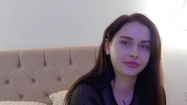 Snapshot of Lilliana_Moon chatting on January 2025 04:31:02 PM Lilliana Moon online show from January 2025 04:31:02 PM