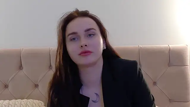 Snapshot of Lilliana_Moon chatting on January 2025 01:19:01 PM Lilliana Moon online show from January 2025 01:19:01 PM