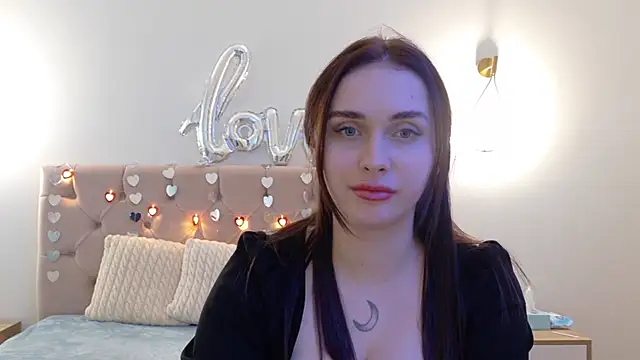 Snapshot of Lilliana_Moon chatting on February 2025 12:28:01 PM Lilliana Moon online show from February 2025 12:28:01 PM