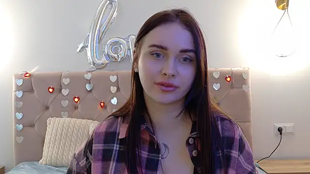 Snapshot of Lilliana_Moon chatting on February 2025 12:10:02 PM Lilliana Moon online show from February 2025 12:10:02 PM