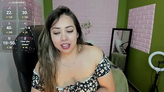 zahra Jalid online show from November 2025 10:30:01 PM