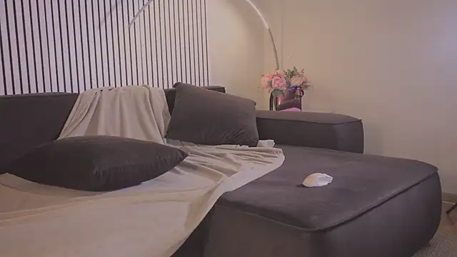 Bella Alita online show from April 2026 08:17:01 PM