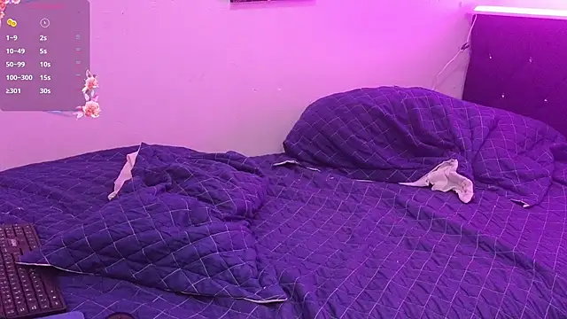 Snapshot of eros-0001 chatting on January 2025 11:44:02 PM eros-0001 online show from January 2025 11:44:02 PM