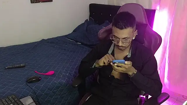 Snapshot of eros-0001 chatting on January 2025 02:48:02 AM eros-0001 online show from January 2025 02:48:02 AM