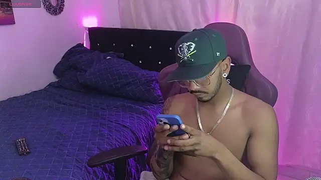 Snapshot of eros-0001 chatting on January 2025 03:22:02 AM eros-0001 online show from January 2025 03:22:02 AM