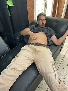 alejo5288 online show from March 2026 03:06:01 PM