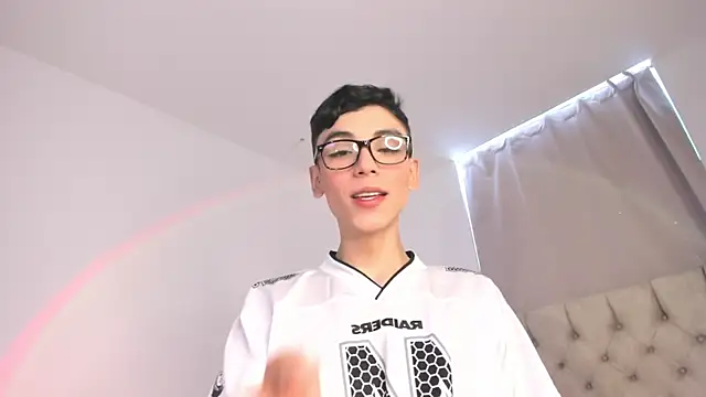 ThomyThompson online show from September 2025 02:50:02 PM