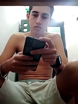 Latinos 2001 online show from January 2025 01:00:01 PM