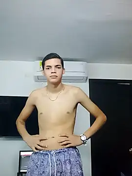 Latinos 2001 online show from January 2025 03:09:01 PM