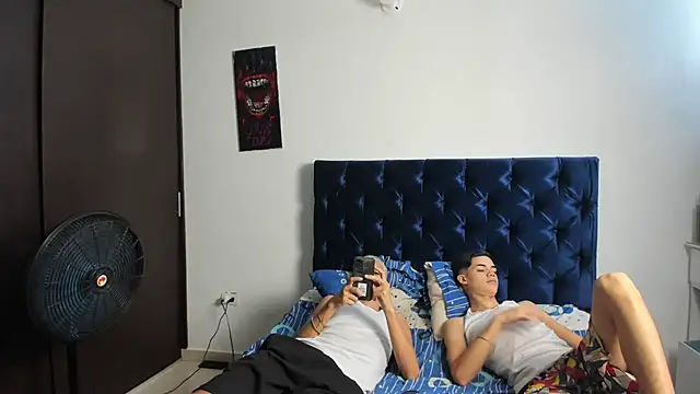 Latinos 2001 online show from March 2025 04:24:01 PM