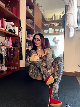 Dancing wmyselF  online show from October 2025 08:10:01 AM