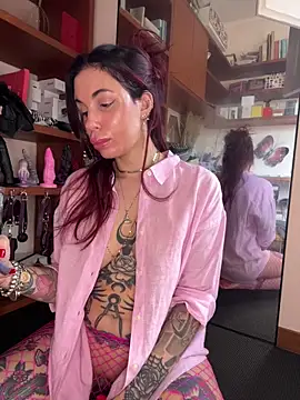 Dancing wmyselF  online show from October 2025 07:52:02 AM