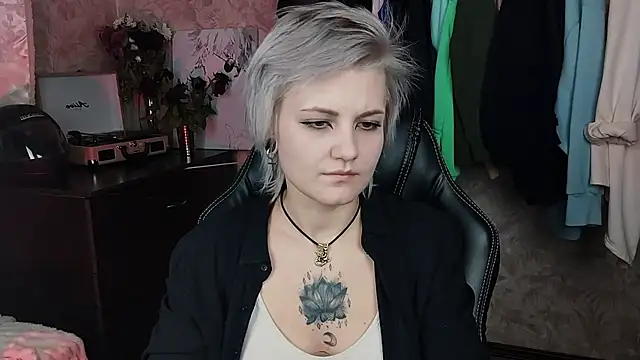 EvaBrownie online show from January 2025 03:33:01 PM