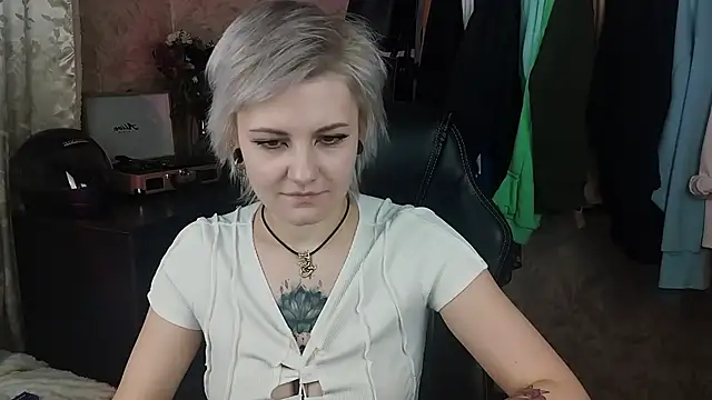 EvaBrownie online show from February 2025 12:35:02 PM