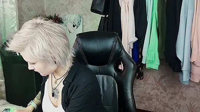 EvaBrownie online show from February 2025 09:57:02 AM
