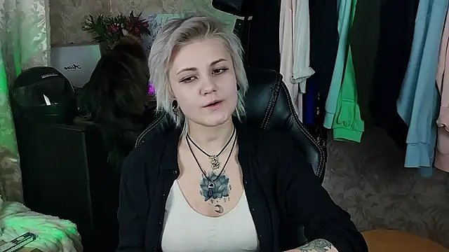 EvaBrownie online show from February 2025 01:11:01 PM