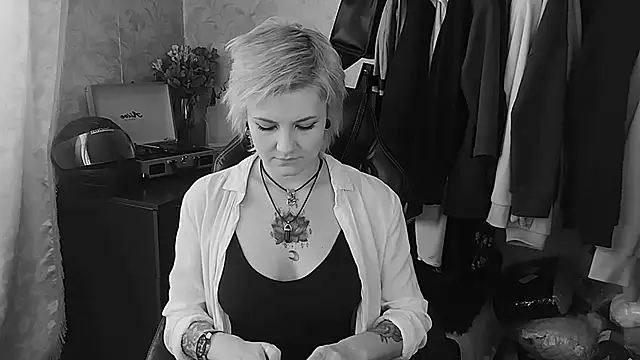EvaBrownie online show from February 2025 08:27:02 AM