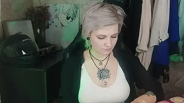 EvaBrownie online show from February 2025 02:21:01 PM