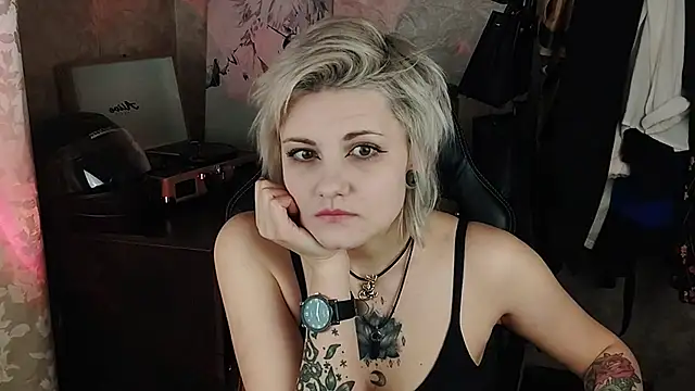 EvaBrownie online show from March 2025 12:11:02 PM