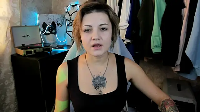 EvaBrownie online show from September 2025 10:49:01 AM