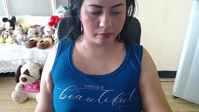 thamara226 online show from February 2026 02:13:02 PM