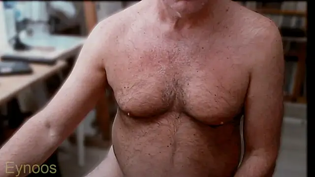 Snapshot of Eynoos_ chatting on September 2025 08:20:02 PM Eynoos online show from September 2025 08:20:02 PM