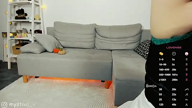 EliyaX online show from October 2025 04:41:01 PM