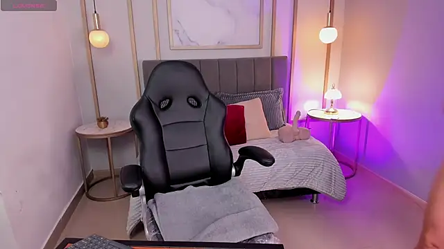 AtheneaRusell online show from November 2025 11:43:01 AM