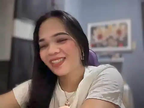 SophiaCourthaway online show from April 2026 10:15:02 PM