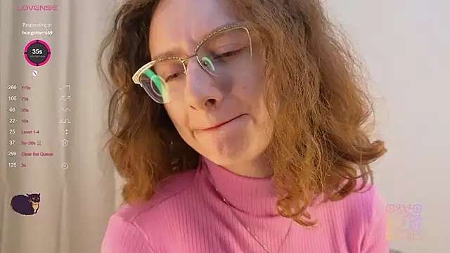 Snapshot of Leya_Curly chatting on November 2025 06:52:02 PM Leya Curly online show from November 2025 06:52:02 PM