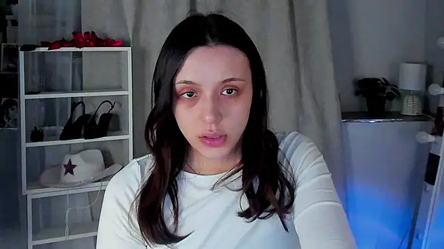 Snapshot of Sahara_Shields chatting on May 2026 09:59:02 AM Sahara Shields online show from May 2026 09:59:02 AM