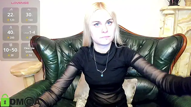 HillEva online show from October 2025 08:20:02 PM