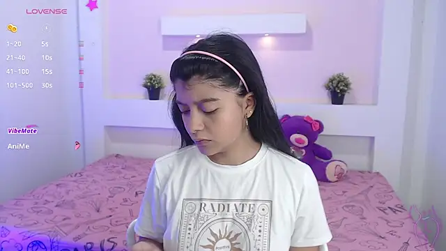 IslaBlaze online show from February 2025 12:13:02 PM