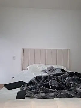 IslaBlaze online show from October 2025 12:08:02 PM