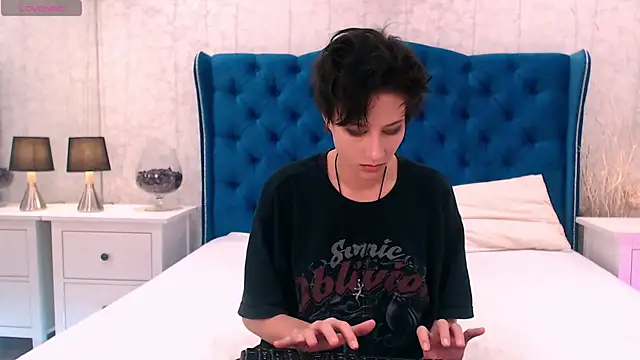 via mayer  online show from September 2025 07:05:01 PM