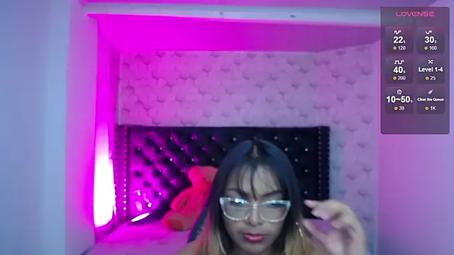 madelein m online show from February 2025 07:27:01 PM