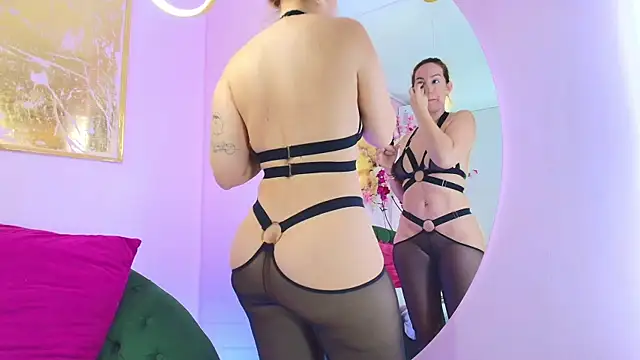 scarlette69 online show from October 2025 08:20:01 PM