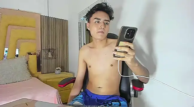 Snapshot of AiddenScott chatting on January 2025 10:29:02 AM AiddenScott online show from January 2025 10:29:02 AM