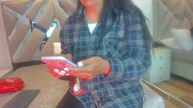 raquell moore online show from February 2025 07:07:02 AM