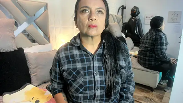 raquell moore online show from November 2025 11:44:02 AM