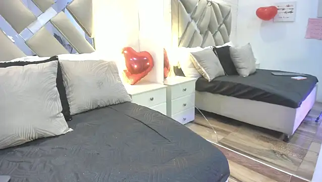 raquell moore online show from February 2026 12:16:01 PM