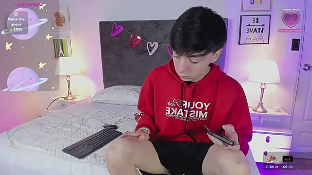 Snapshot of ethan_and_ava chatting on February 2025 01:49:02 PM ethan and ava online show from February 2025 01:49:02 PM