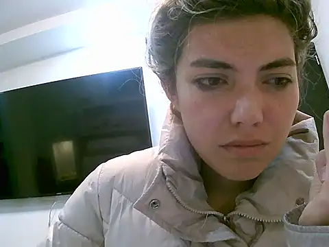 VittoriaTaylor online show from April 2026 04:54:01 PM