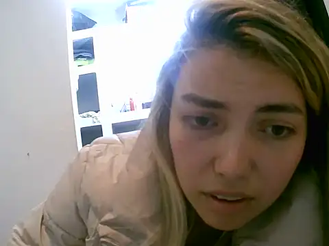 VittoriaTaylor online show from April 2026 04:10:02 PM